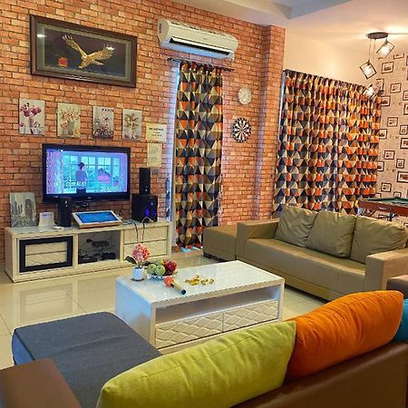 15Pax Lumut Lovely HOme Beach Karaoke Snooker LED Darts PSGame BBQ in house Exterior foto