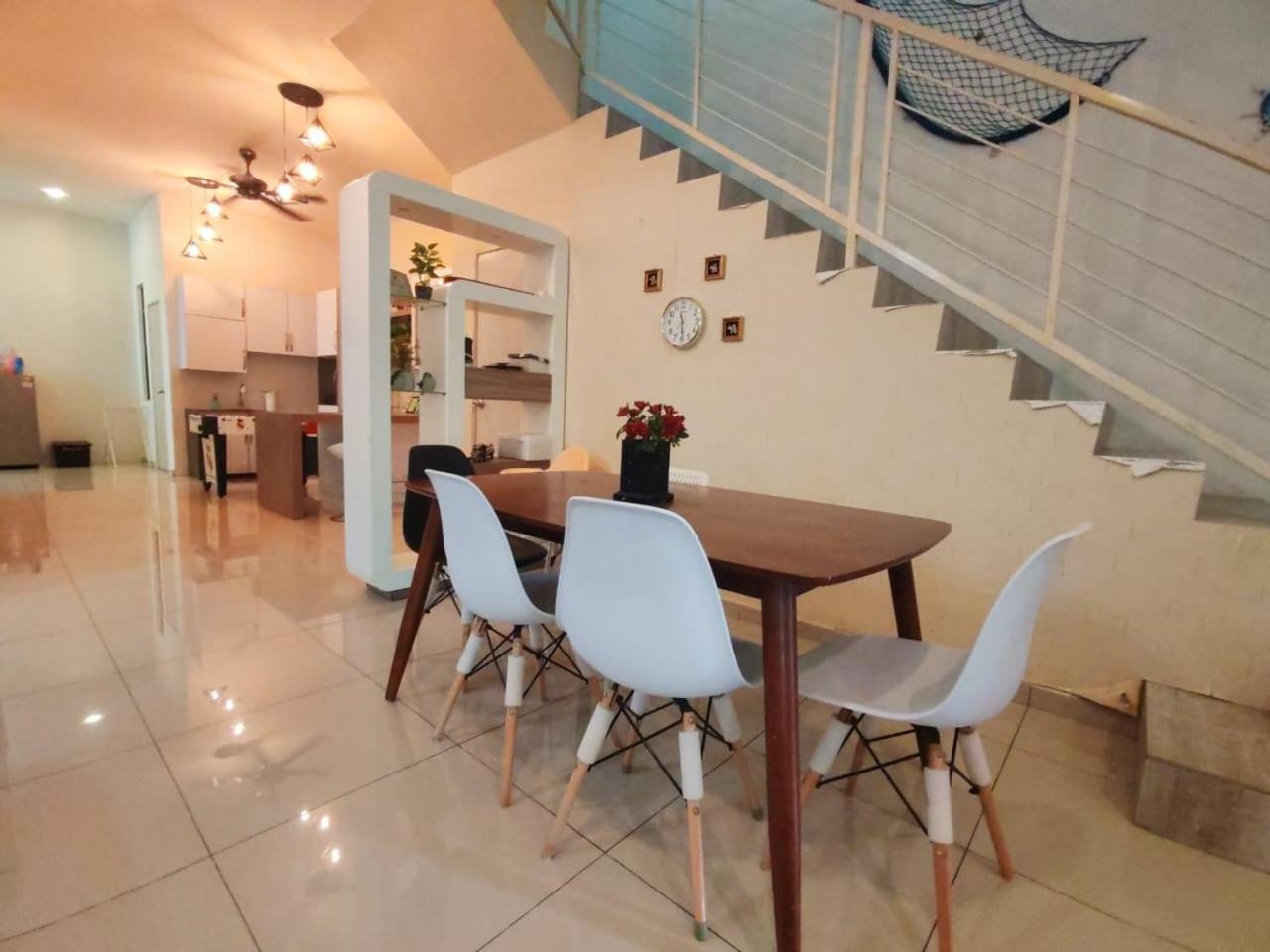 15Pax Lumut Lovely HOme Beach Karaoke Snooker LED Darts PSGame BBQ in house Exterior foto