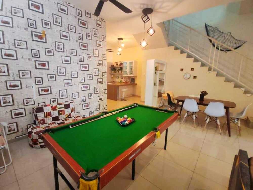 15Pax Lumut Lovely HOme Beach Karaoke Snooker LED Darts PSGame BBQ in house Exterior foto